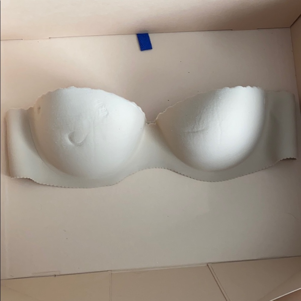 Victoria’s Secret Angel Secret Embrace Bra